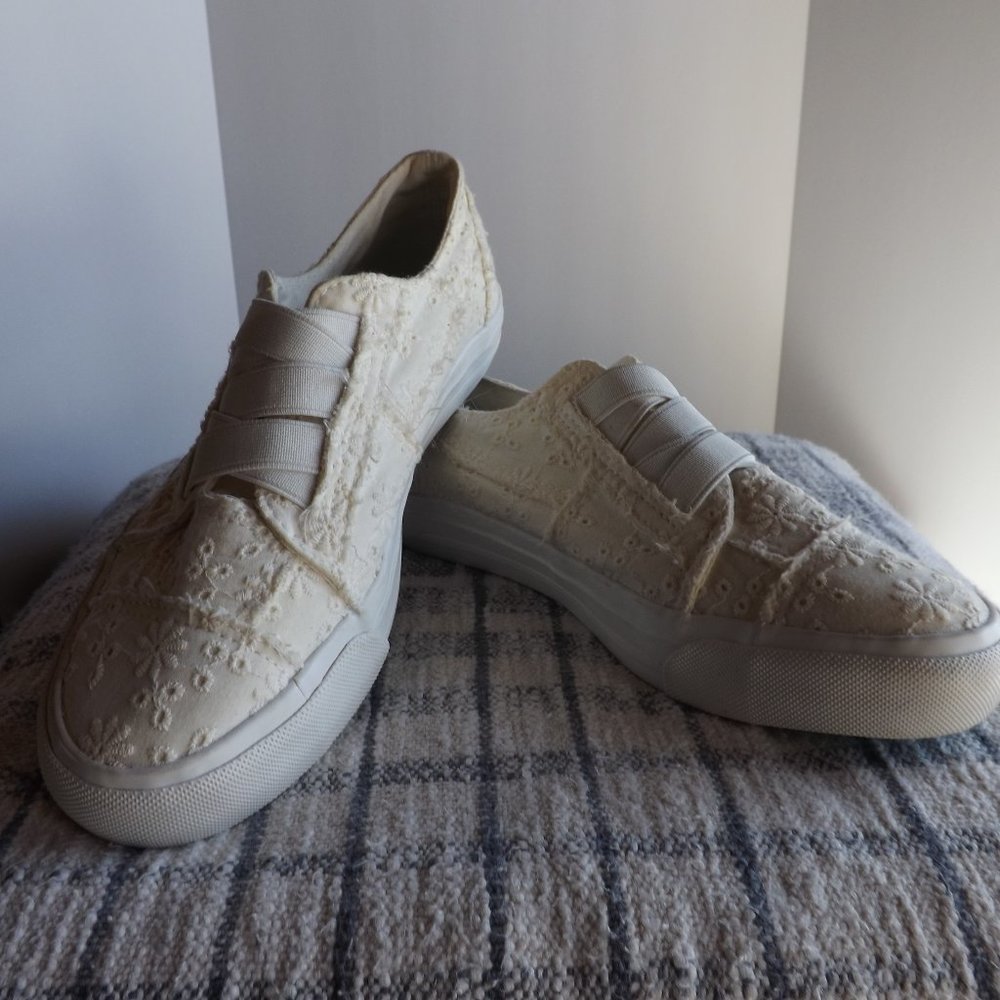 WOMENS BLOWFISH MALIBU SLIP ON SNEAKERS SIZE 6.5